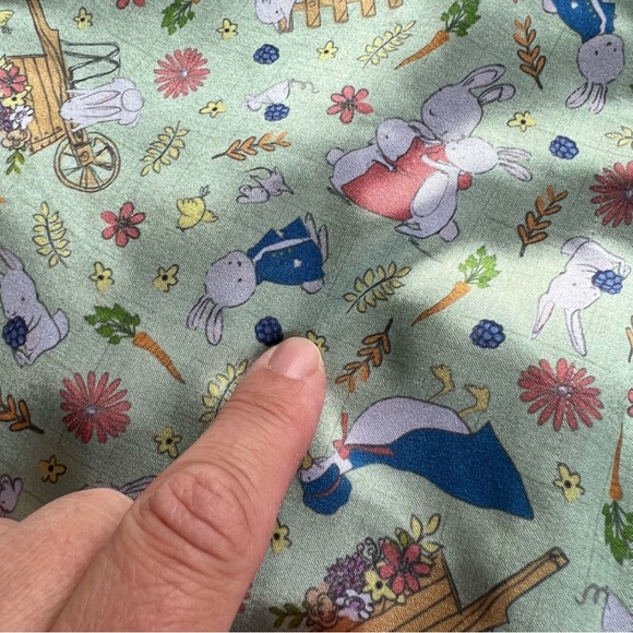 Bumblito Bee Luxe Blanket - Plush Minky & Satin - 40”x60” - Hoppin’ Good Time - Picture 4 of 7